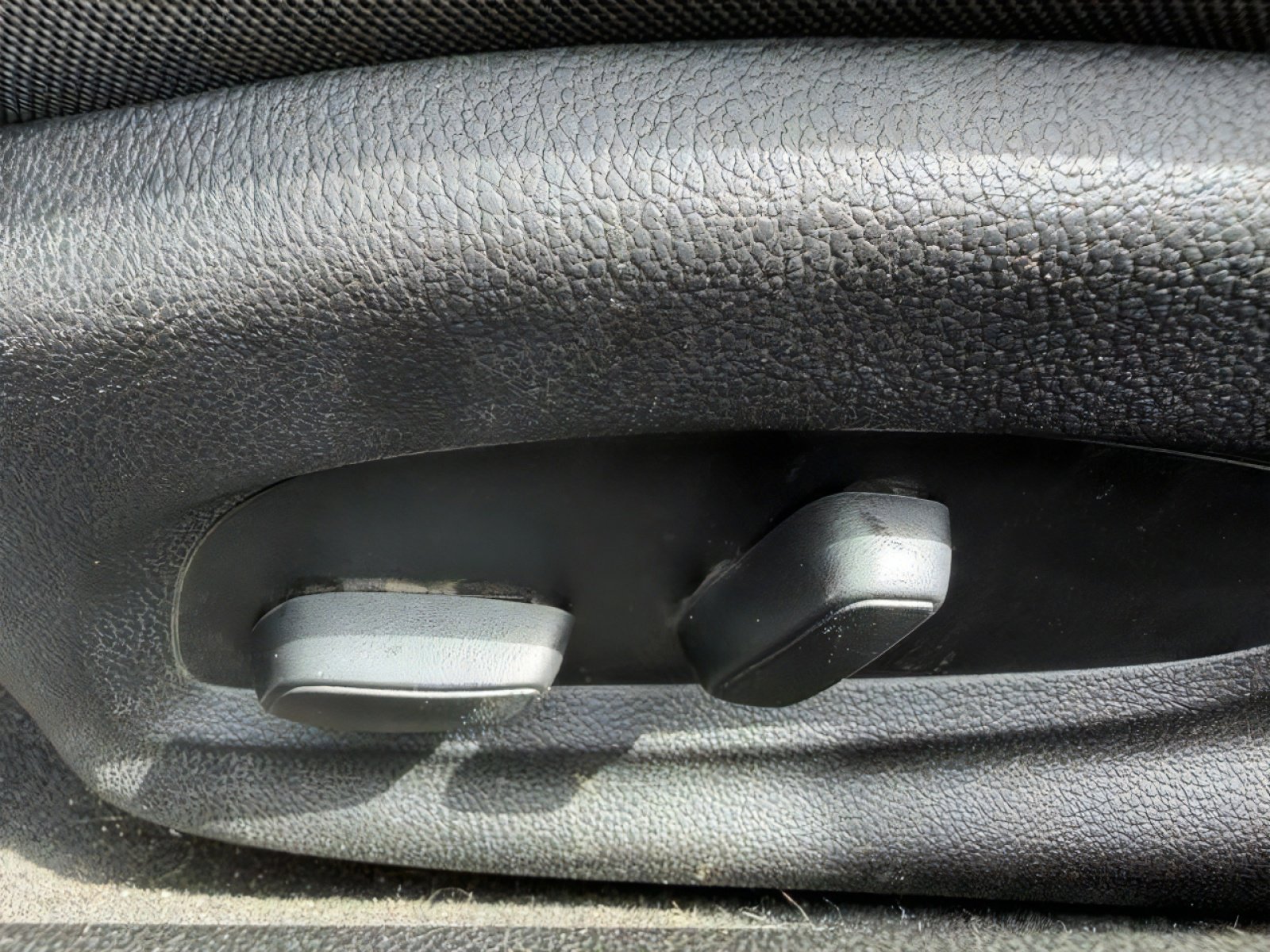 Used 2021 Chevrolet Camaro LT image 15