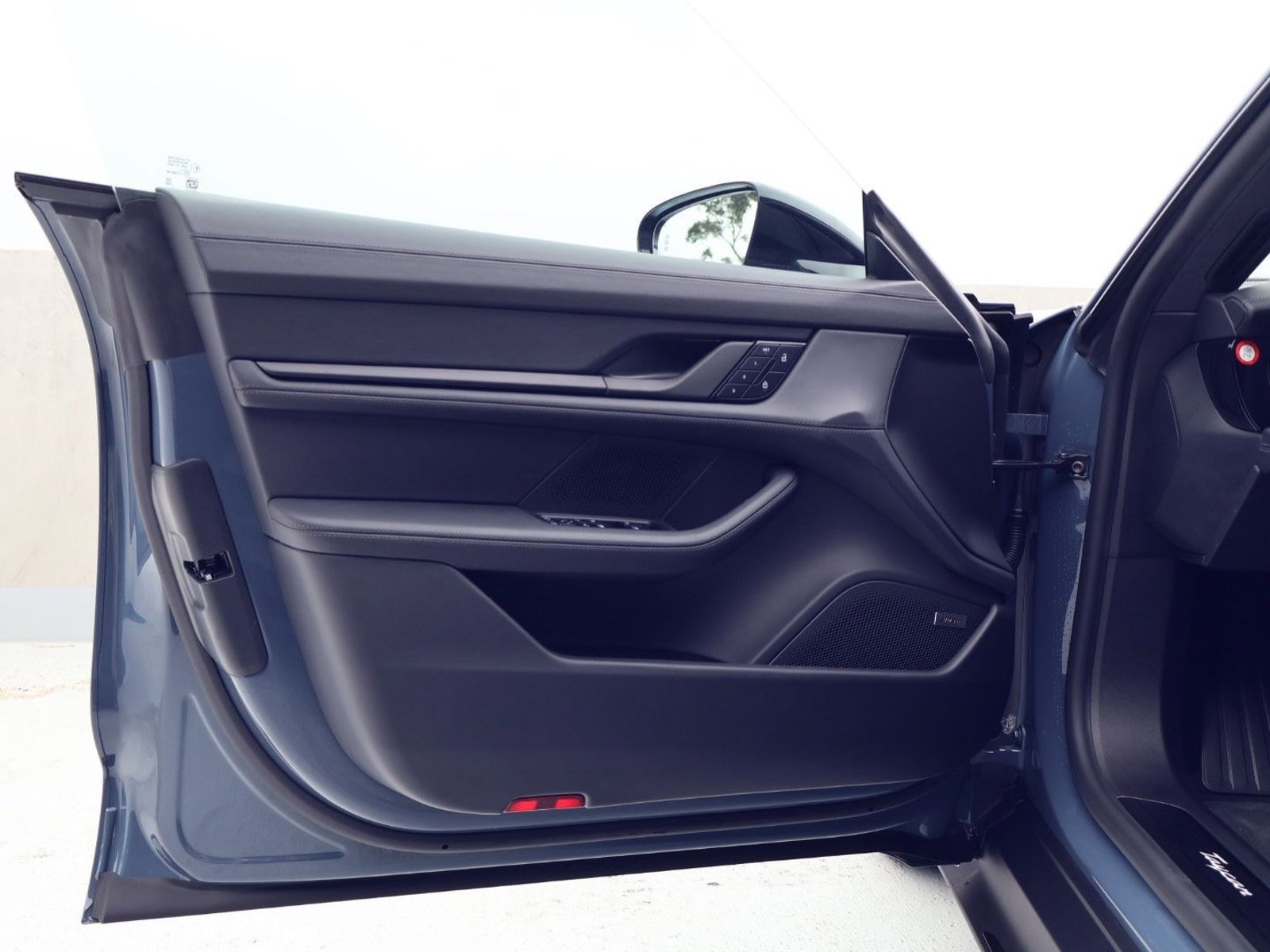 New 2026 Porsche Taycan image 13