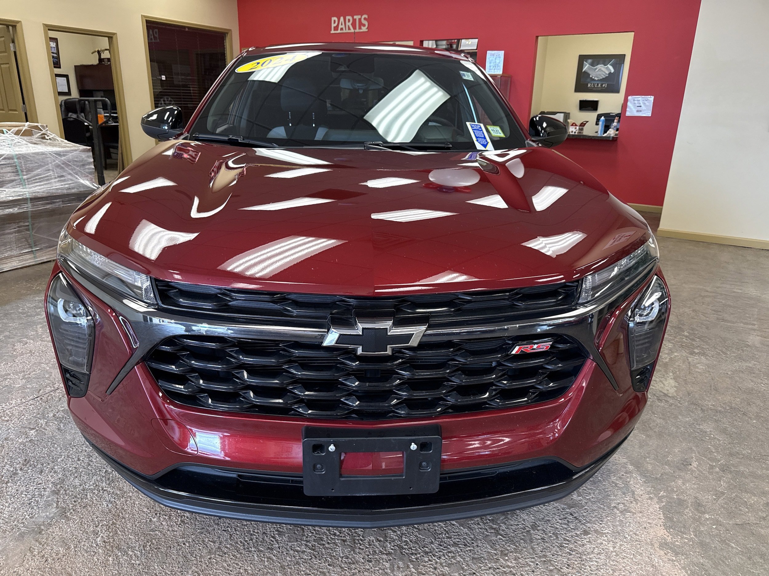 Used 2024 Chevrolet Trax RS FWD image 2