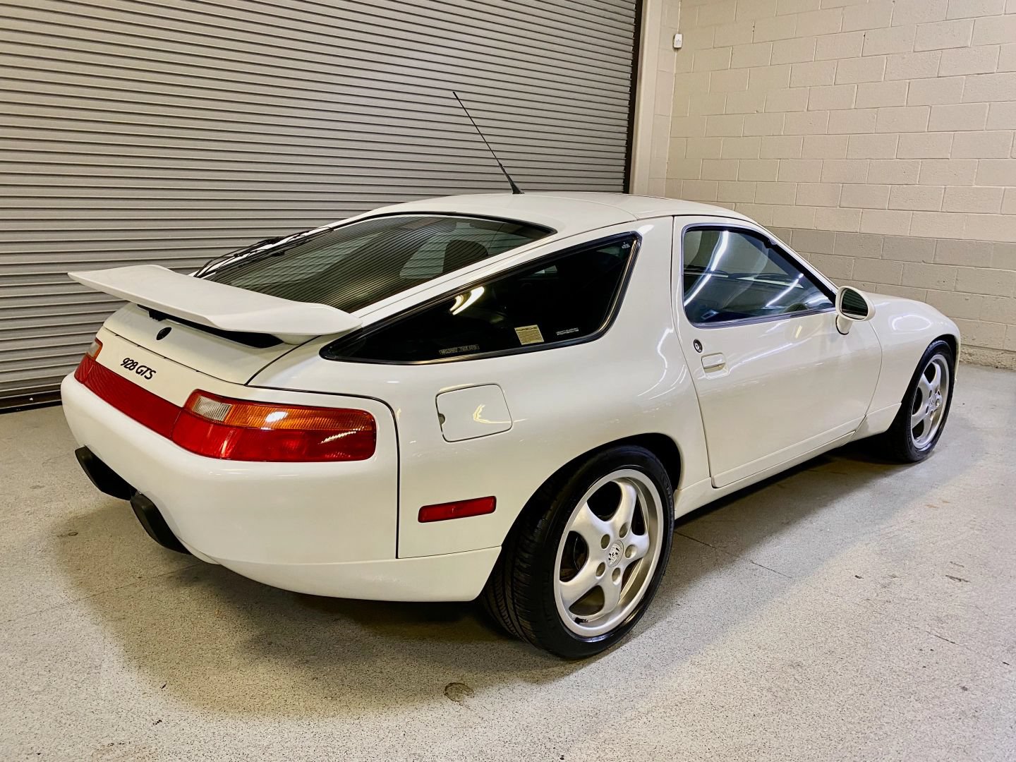Used 1994 Porsche 928 GTS RWD image 18