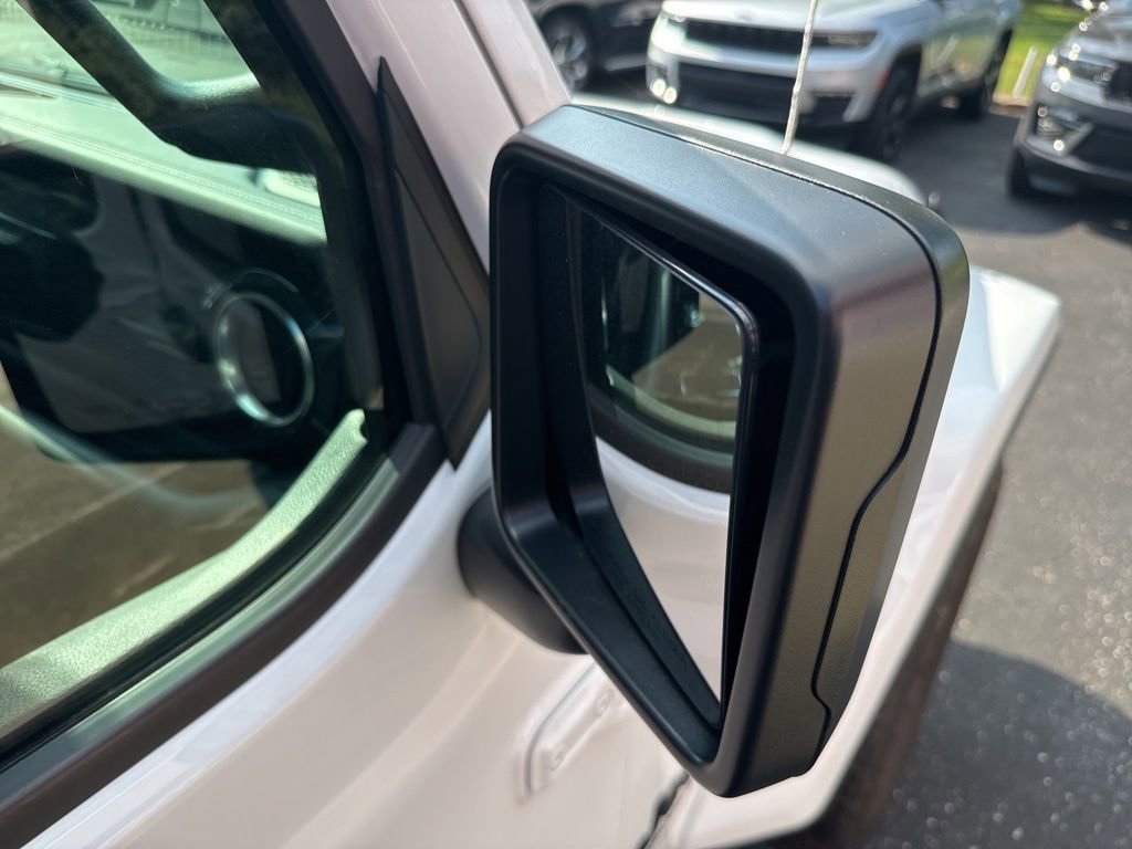 Used 2023 Jeep Wrangler Altitude image 18