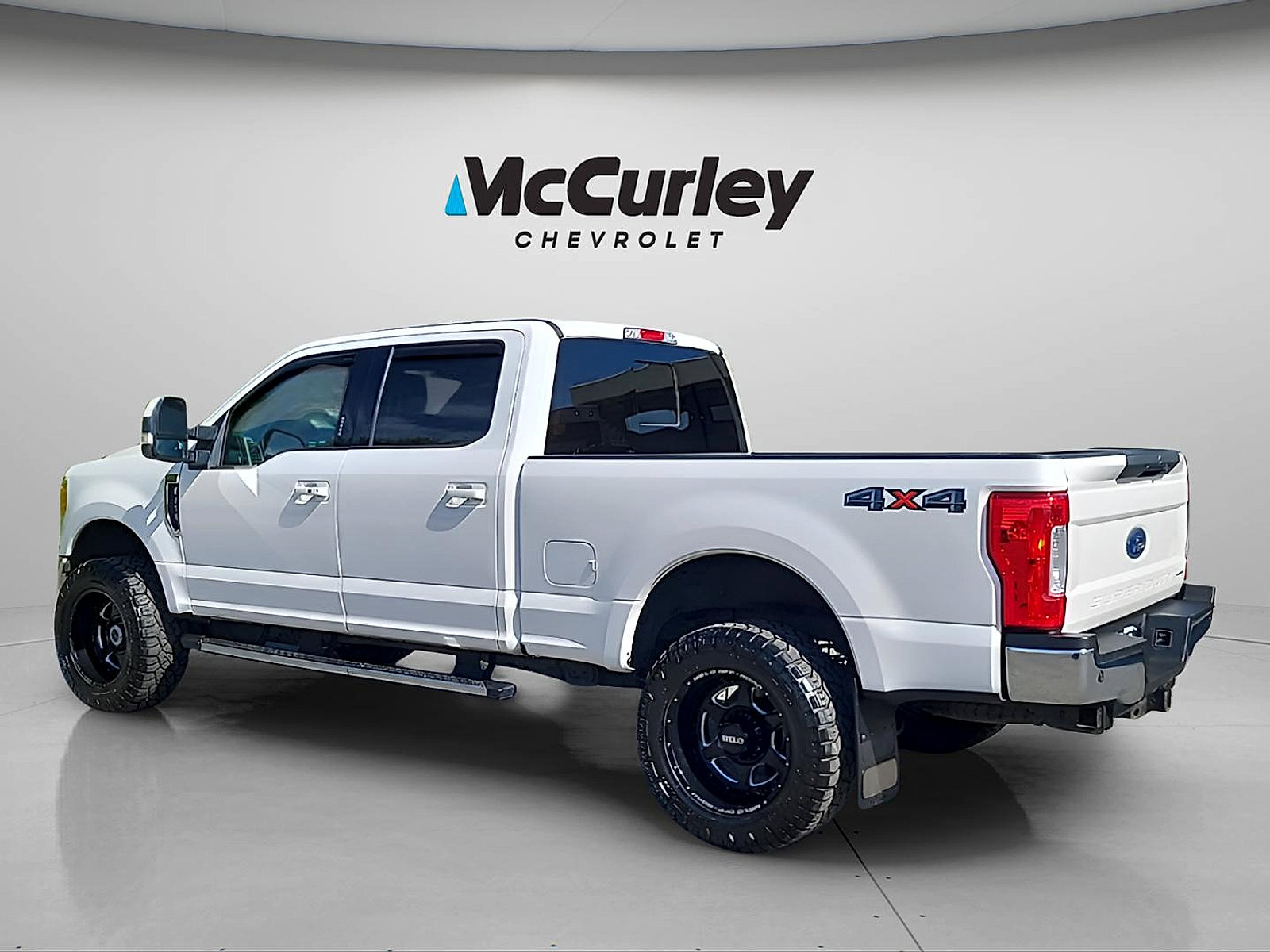 Used 2017 Ford F250 Lariat w/ Lariat Ultimate Package AWD/4WD image 5