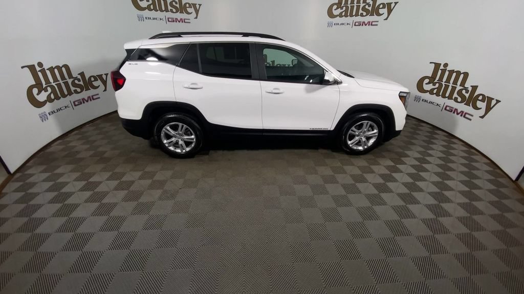Certified 2023 GMC Terrain SLE w/ Driver Convenience Package FWD image 9