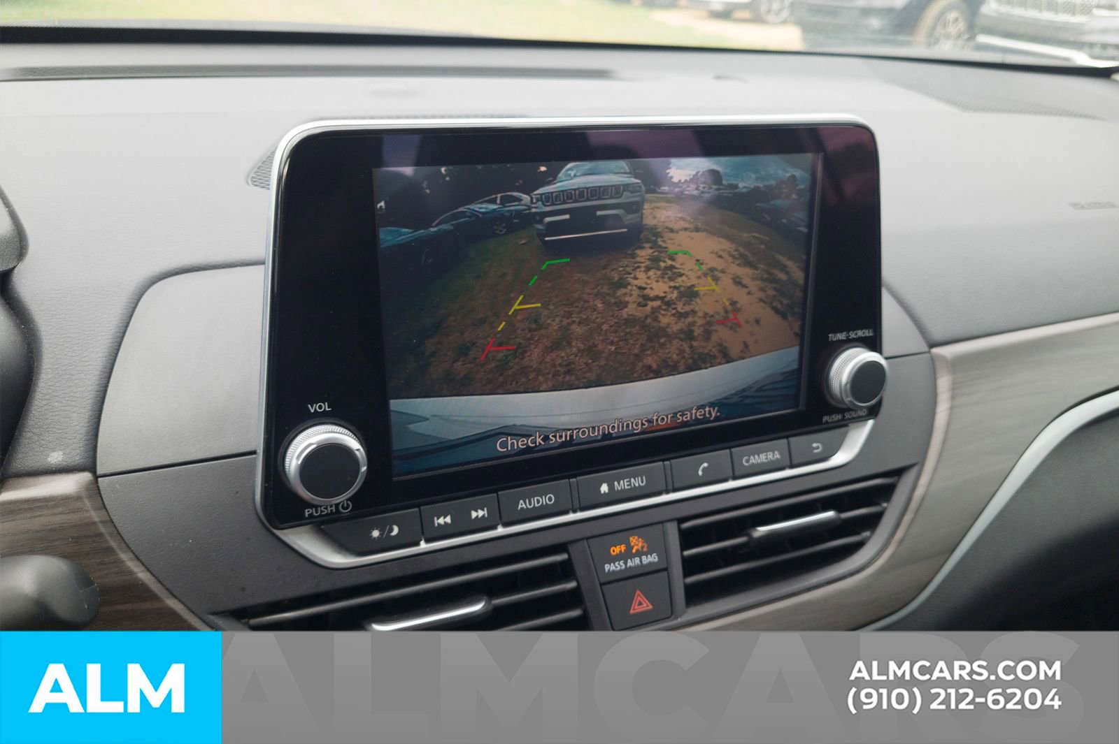 Used 2025 Nissan Altima 2.5 SV FWD image 9
