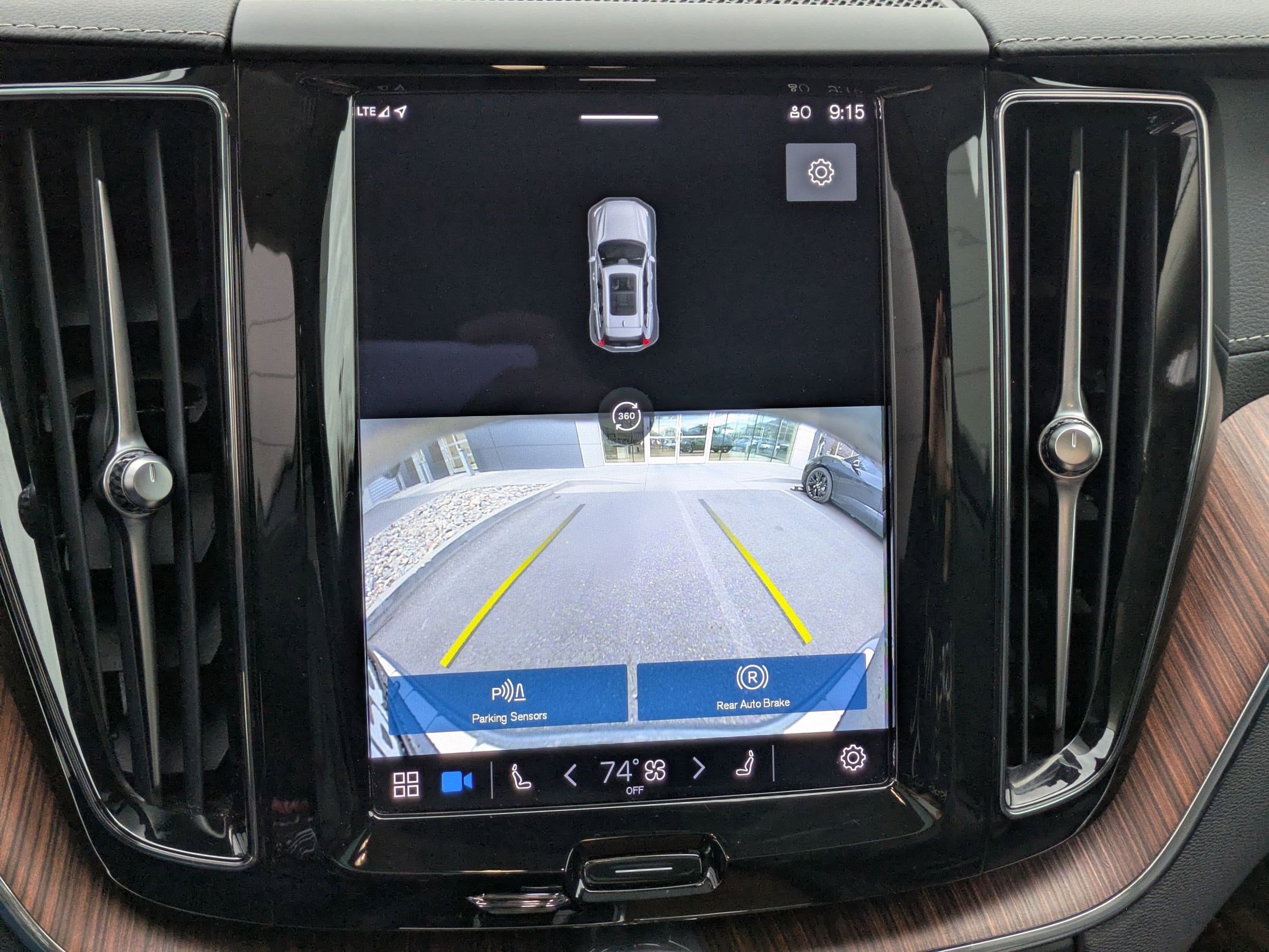 Certified 2023 Volvo XC60 B6 Ultimate w/ Protection Package Premier image 21