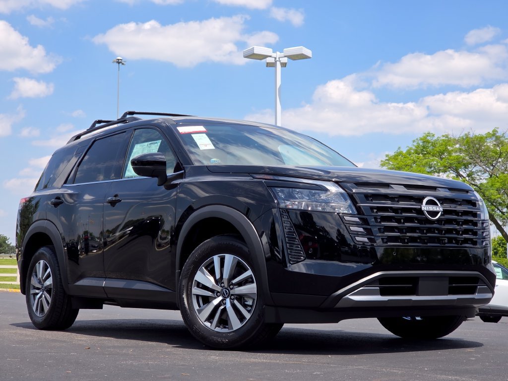 New 2026 Nissan Pathfinder SL w/ Cargo Package