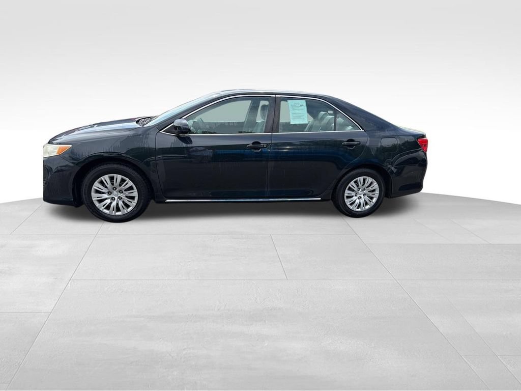 Used 2012 Toyota Camry LE FWD image 5