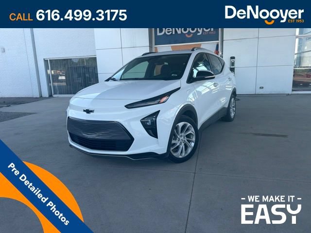 Used 2022 Chevrolet Bolt EUV LT w/ Comfort Package FWD image 1