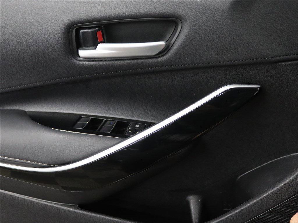 Used 2020 Toyota Corolla XLE FWD image 34