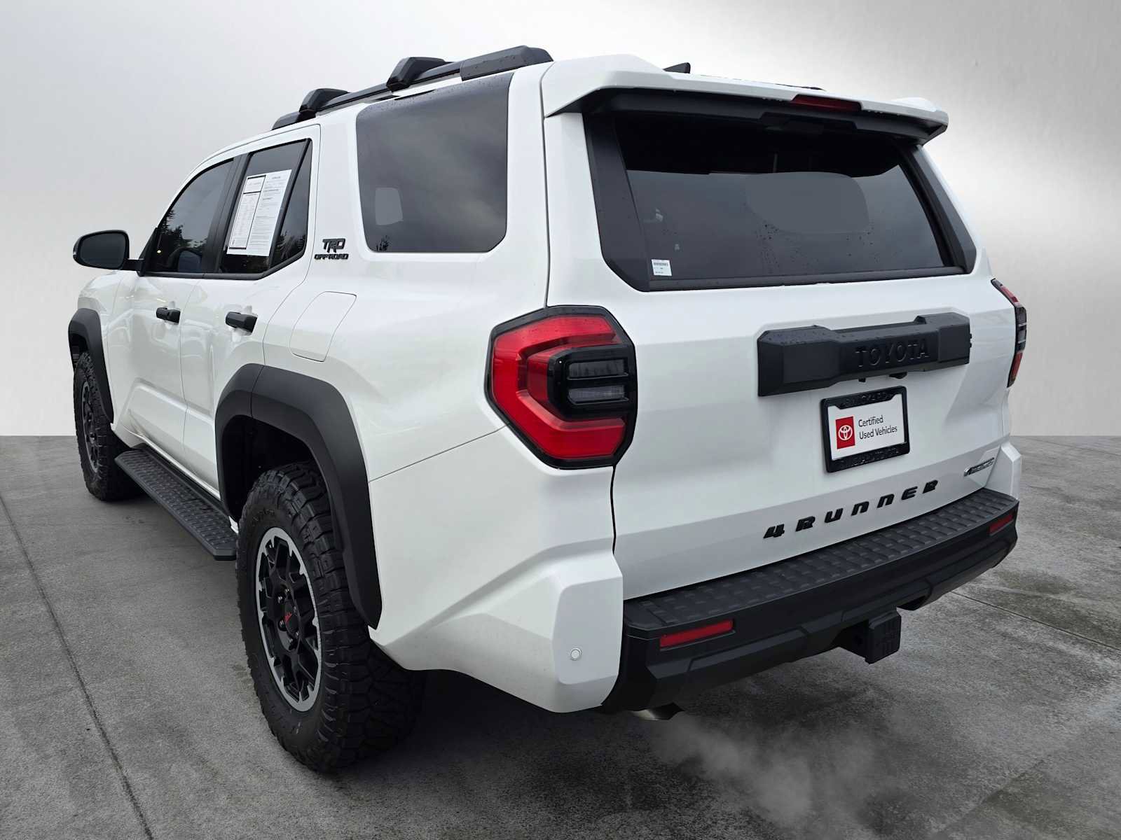 Certified 2025 Toyota 4Runner TRD Off-Road image 5