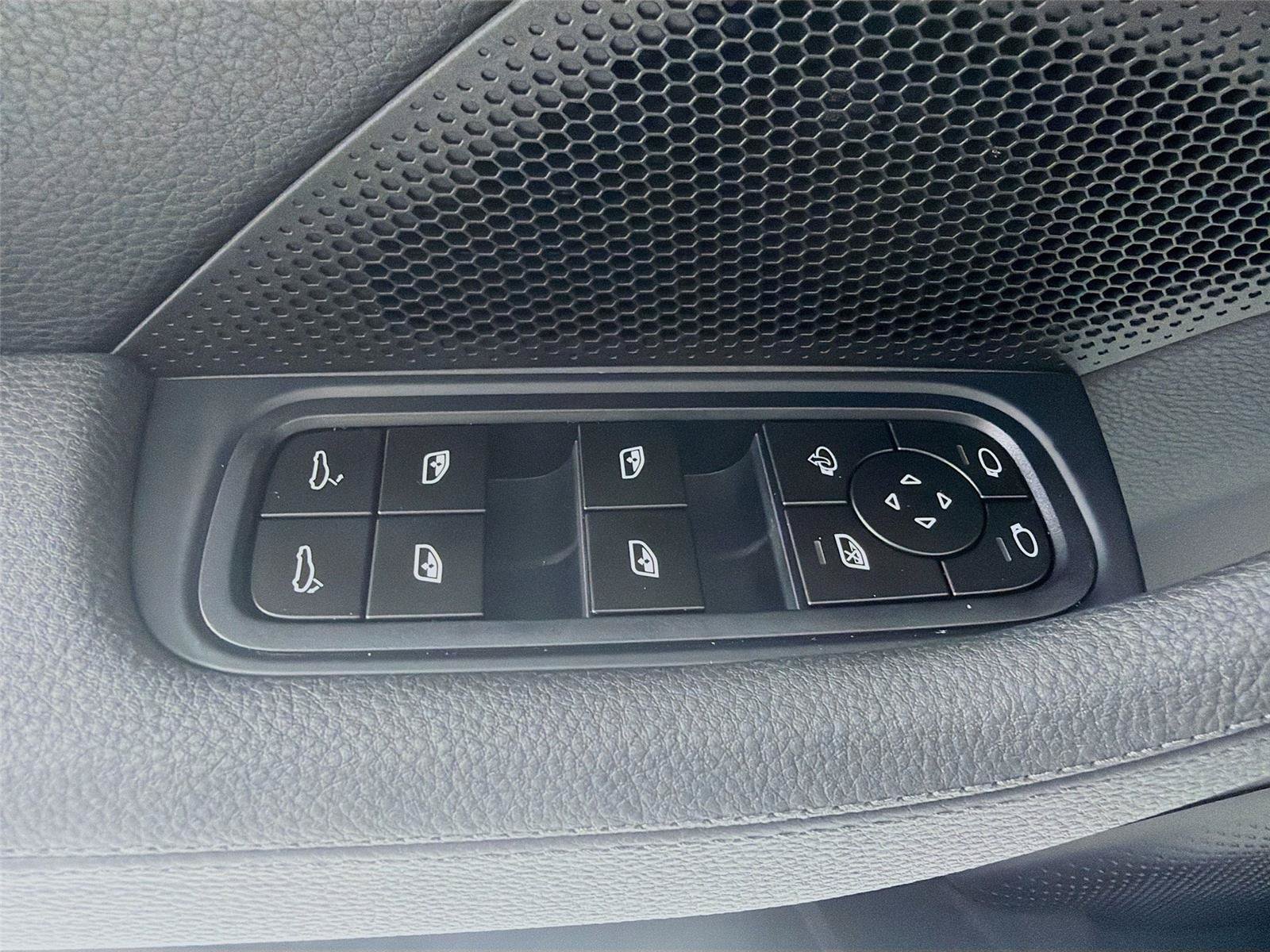 New 2026 Porsche Panamera 4 AWD/4WD image 7