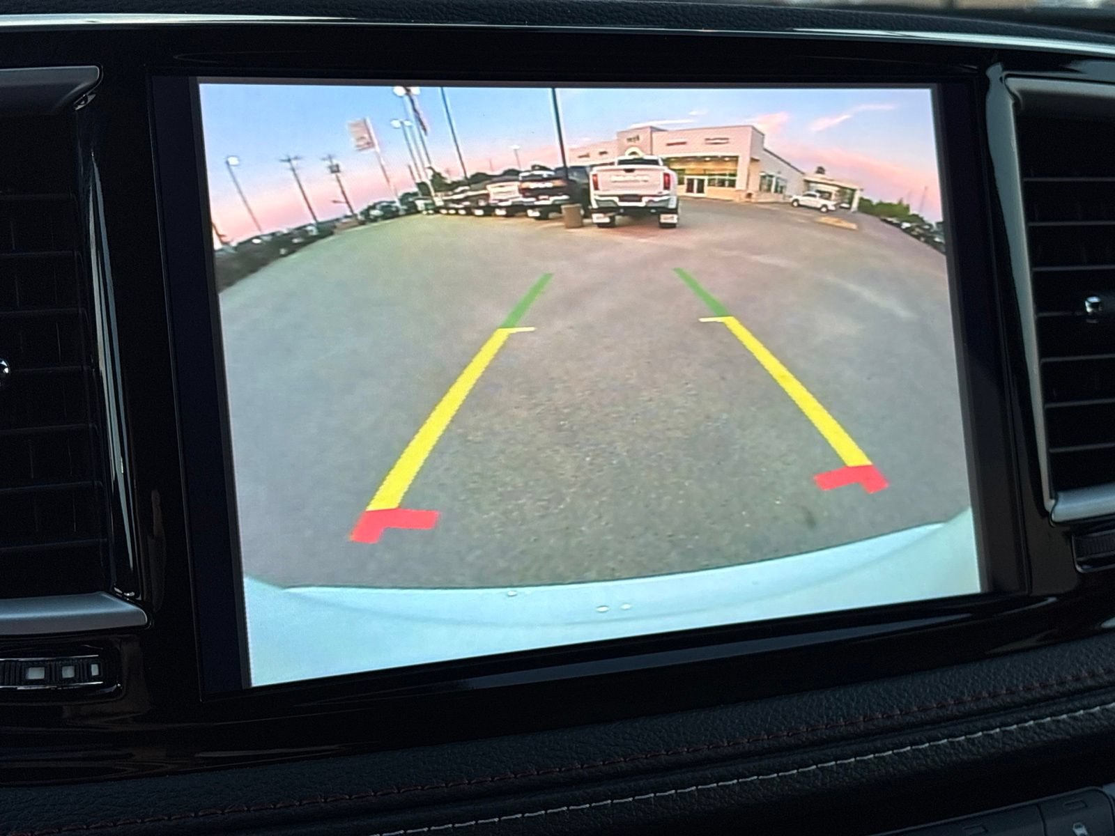 New 2027 Chrysler Pacifica Select FWD image 25