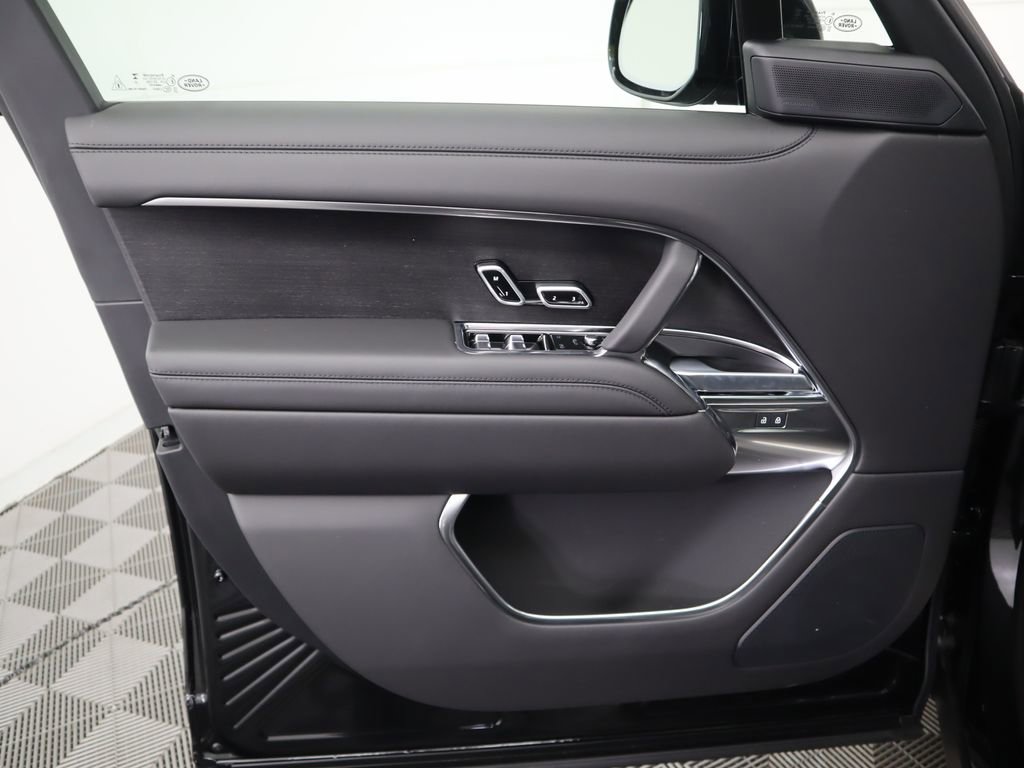 New 2026 Land Rover Range Rover SE image 25