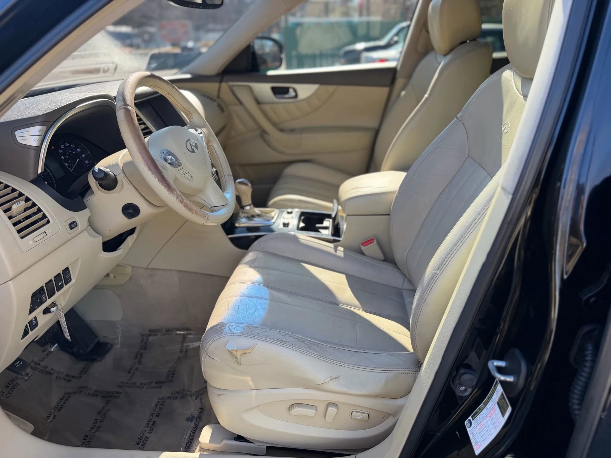 Used 2014 INFINITI QX70 3.7 Sport Utility 4D w/ Premium Package image 22