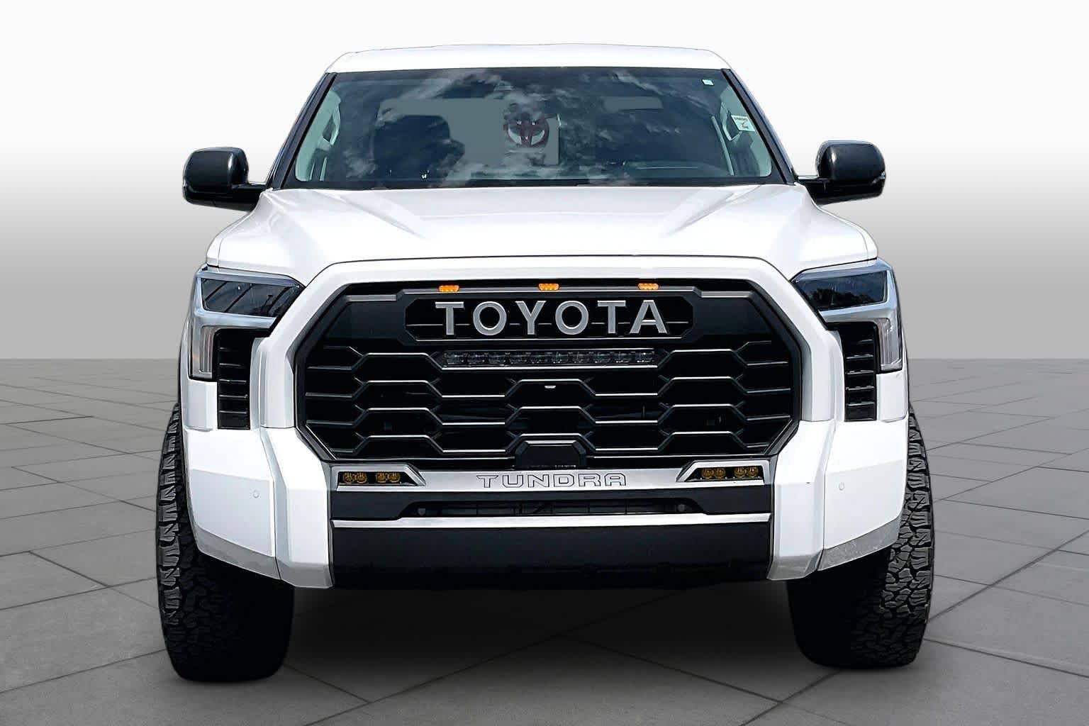 Used 2022 Toyota Tundra SR5 w/ SR5 Convenience Package AWD/4WD image 3