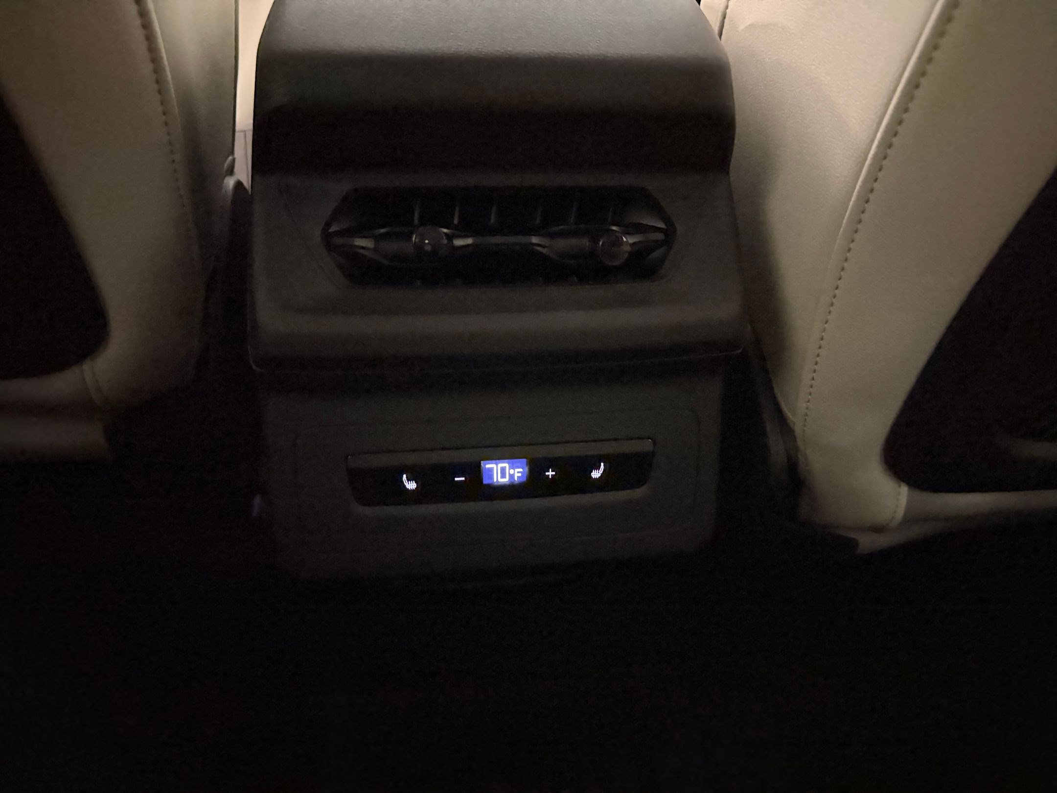 Used 2025 Audi Q6 e-tron Premium w/ Convenience Package RWD image 27