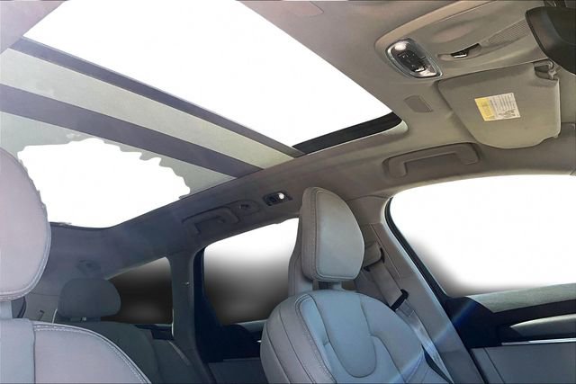 Used 2017 Volvo V90 T6 Cross Country image 17