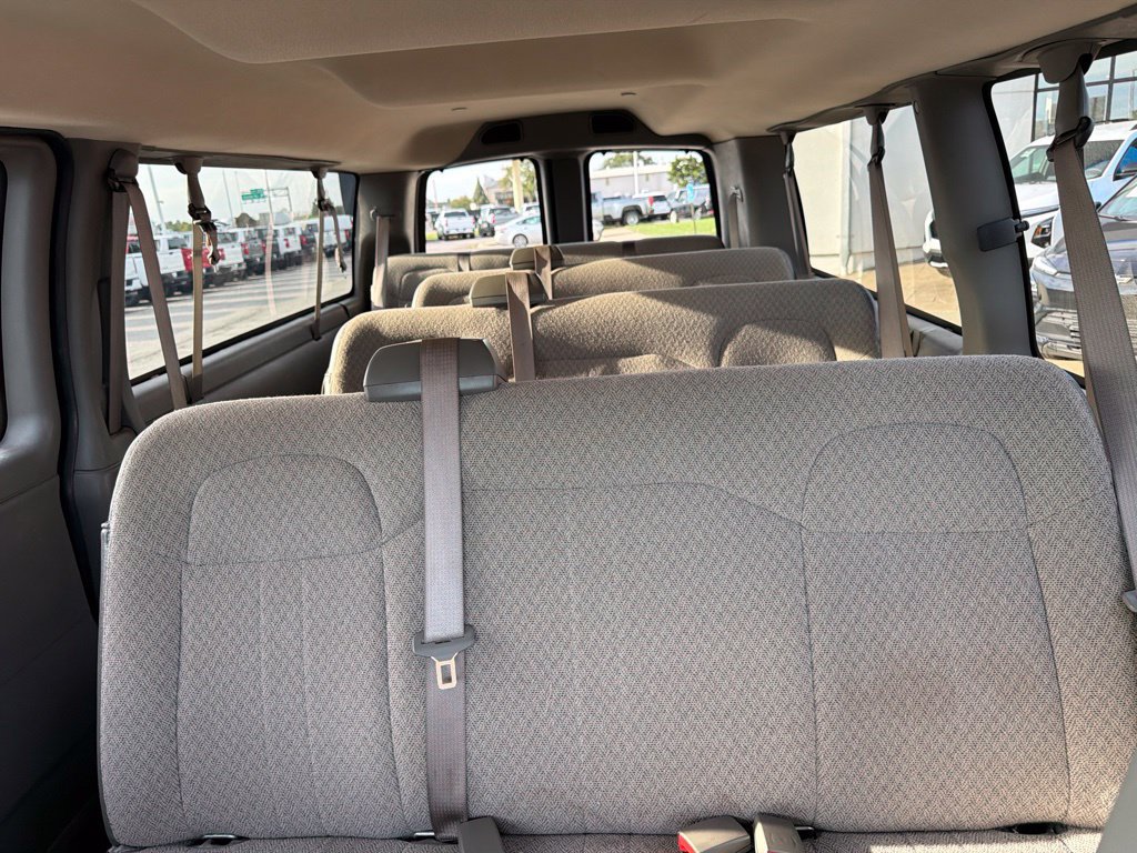 Used 2025 Chevrolet Express 3500 LT w/ LT Preferred Equipment Group RWD image 18
