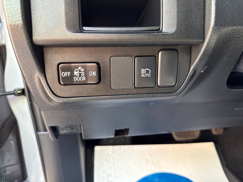 Used 2019 Toyota Tacoma SR5 AWD/4WD image 29