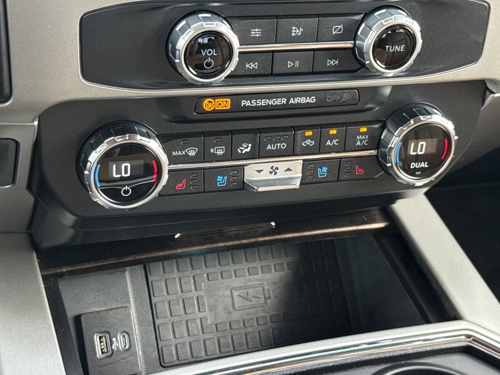 Used 2022 Ford F250 Lariat w/ Lariat Ultimate Package AWD/4WD image 23