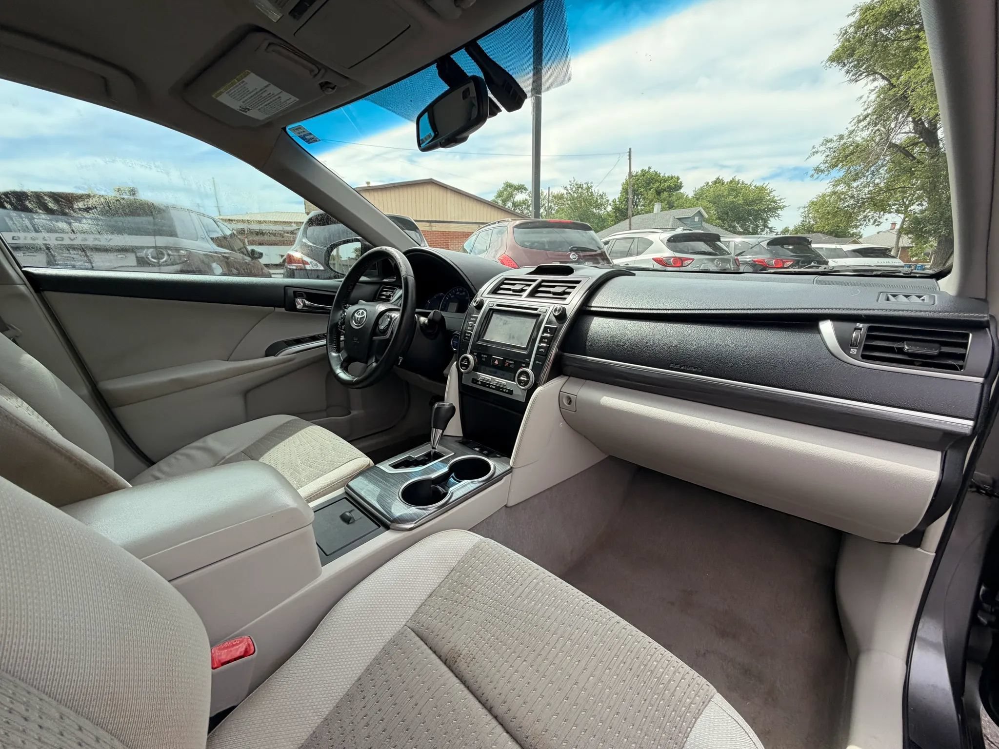 Used 2012 Toyota Camry XLE w/ Convenience Pkg FWD image 19