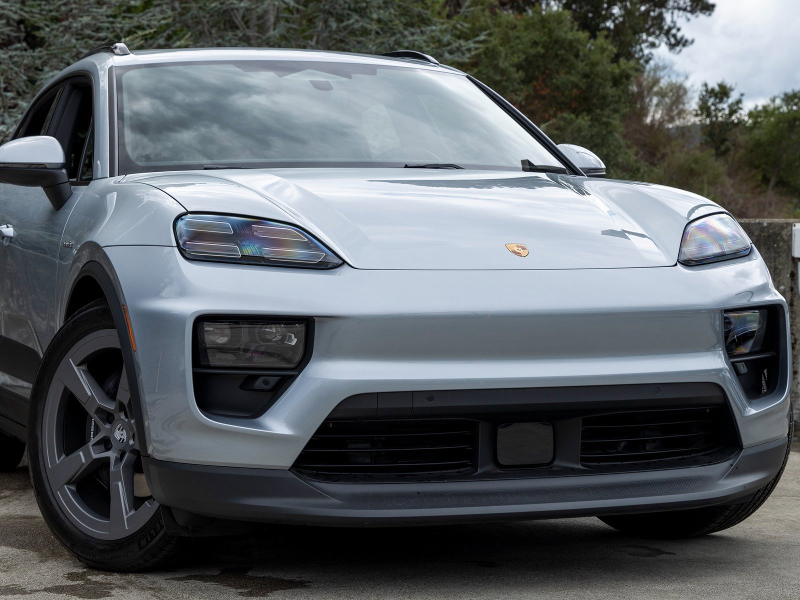 New 2025 Porsche Macan Electric image 9