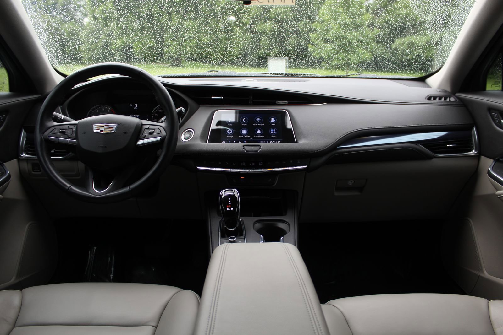 Used 2023 Cadillac XT4 Luxury w/ Cold Weather Package FWD image 11