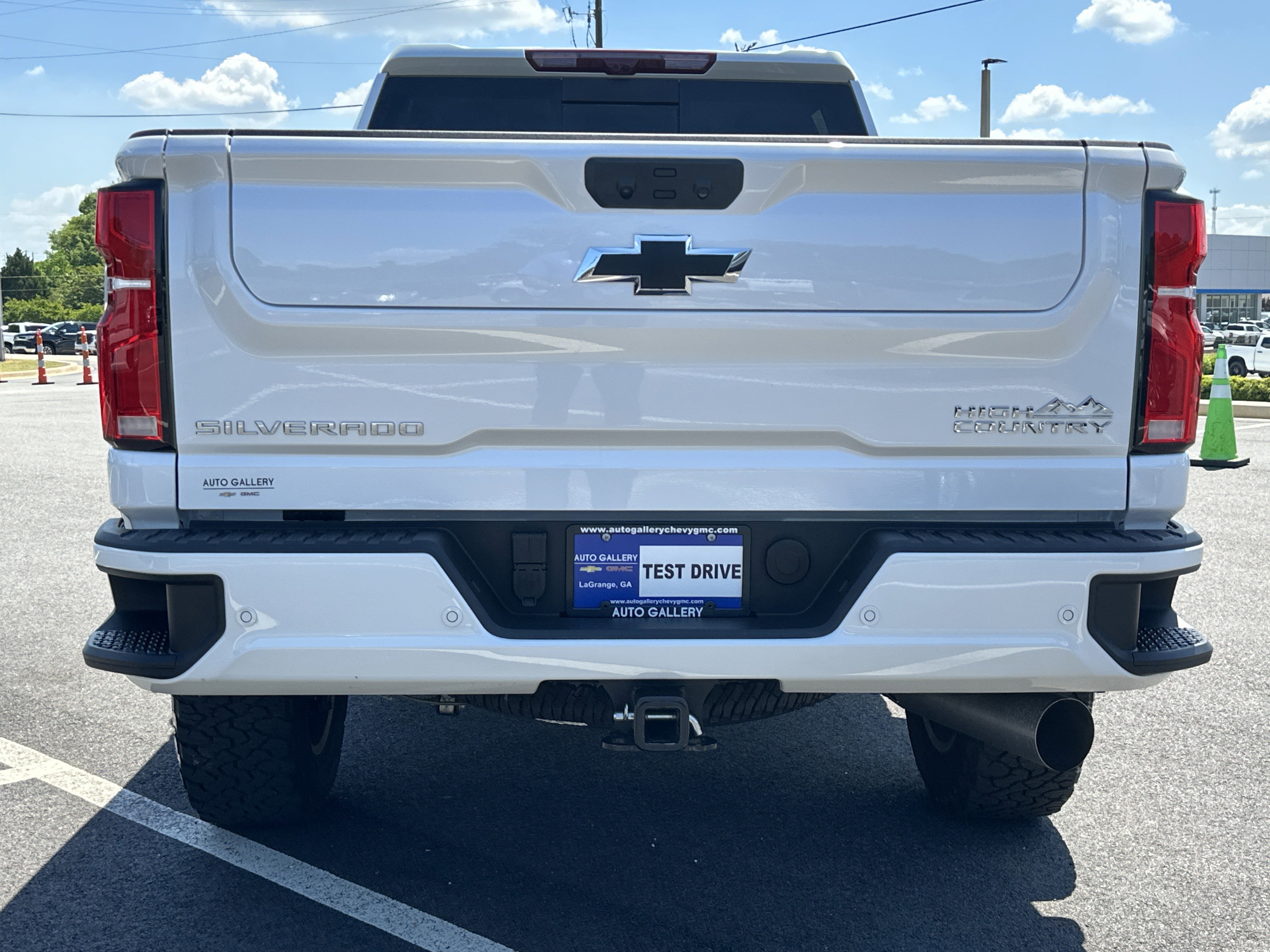 Certified 2024 Chevrolet Silverado 2500 High Country w/ High Country Premium Package AWD/4WD image 7