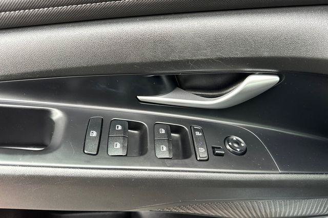 Certified 2023 Hyundai Elantra SEL w/ Convenience Package FWD image 11