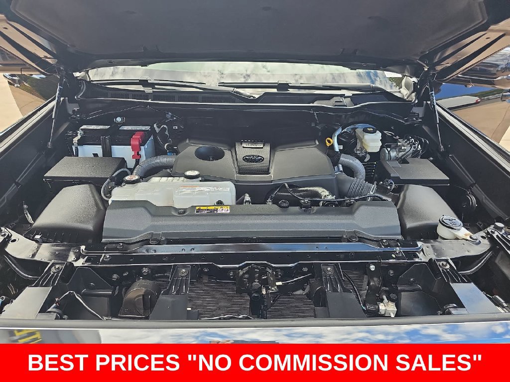Used 2024 Toyota Tundra Platinum AWD/4WD image 30