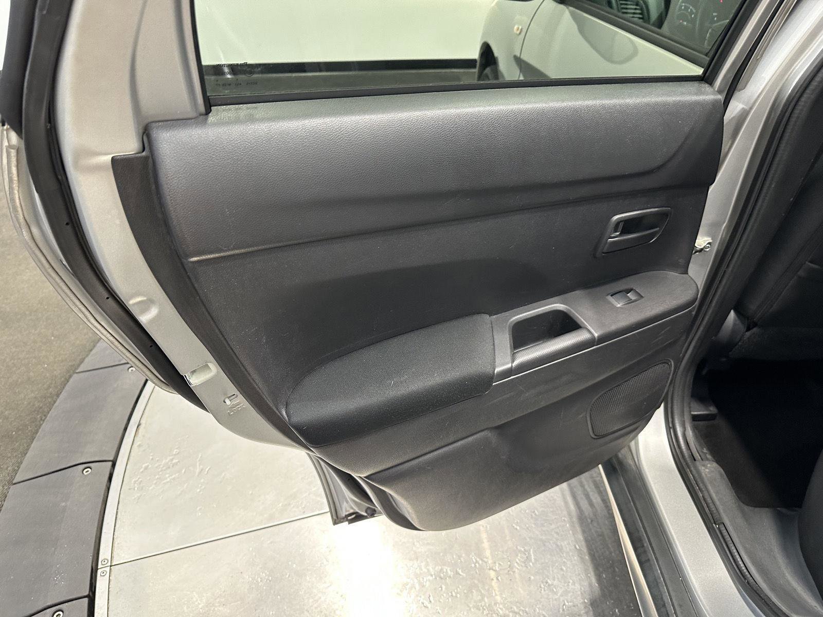 Used 2015 Mitsubishi Outlander Sport ES image 23