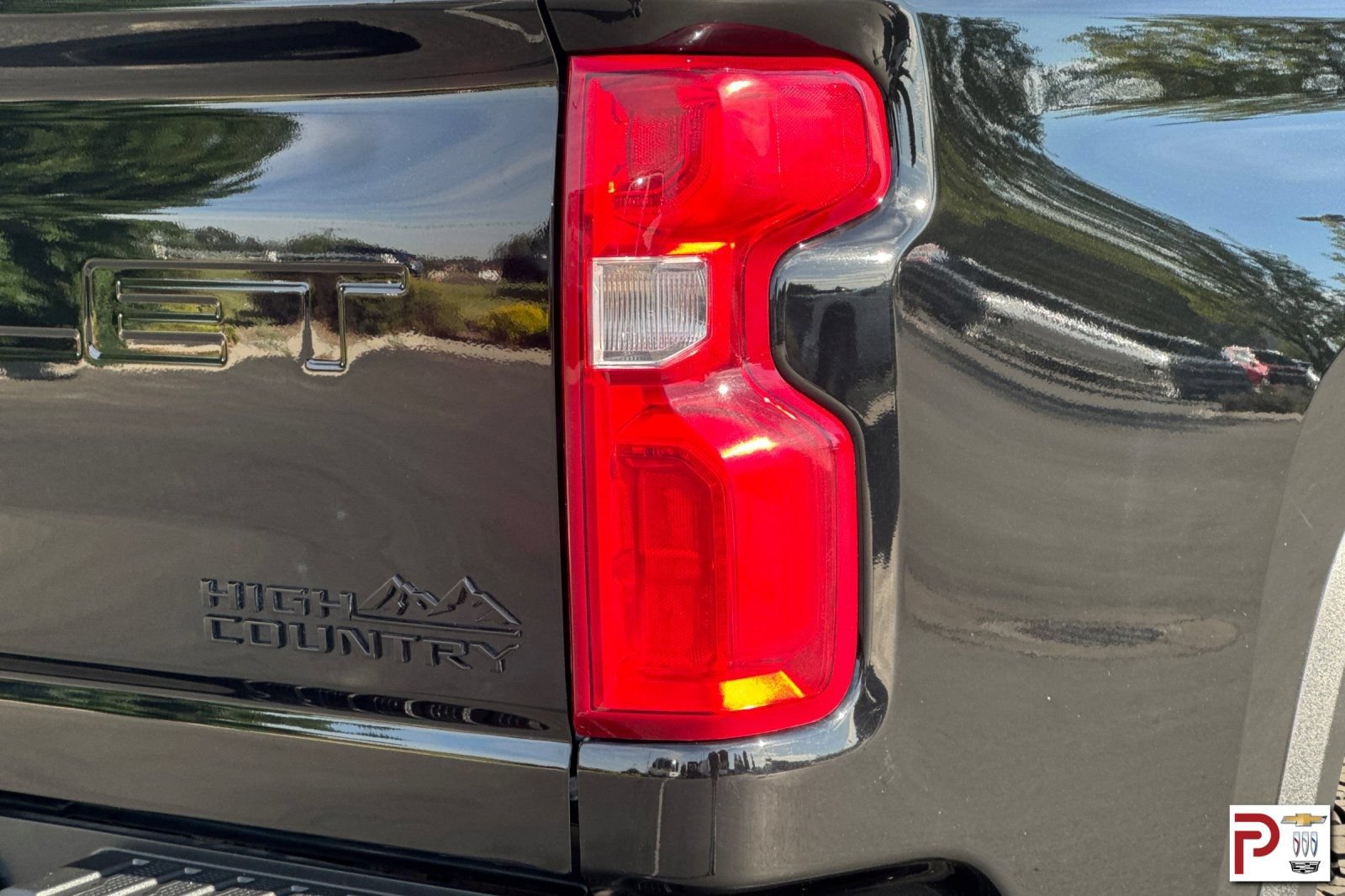 Used 2024 Chevrolet Silverado 2500 High Country w/ Midnight Edition AWD/4WD image 32