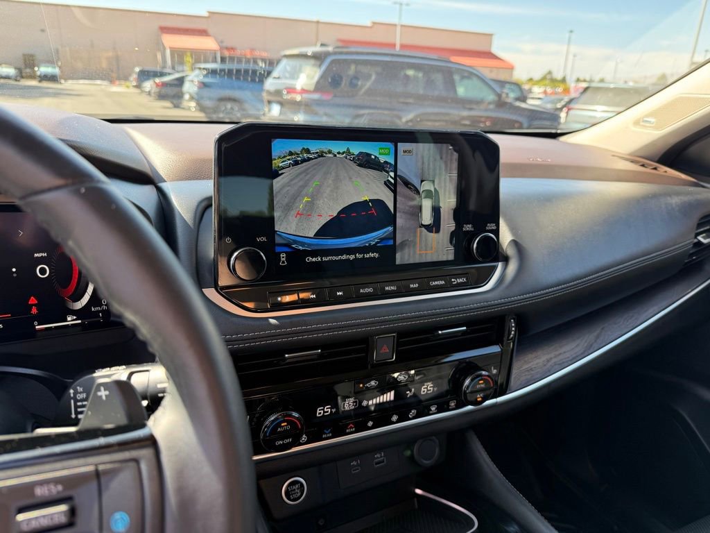 Used 2023 Nissan Rogue Platinum w/ Platinum Premium Package image 16