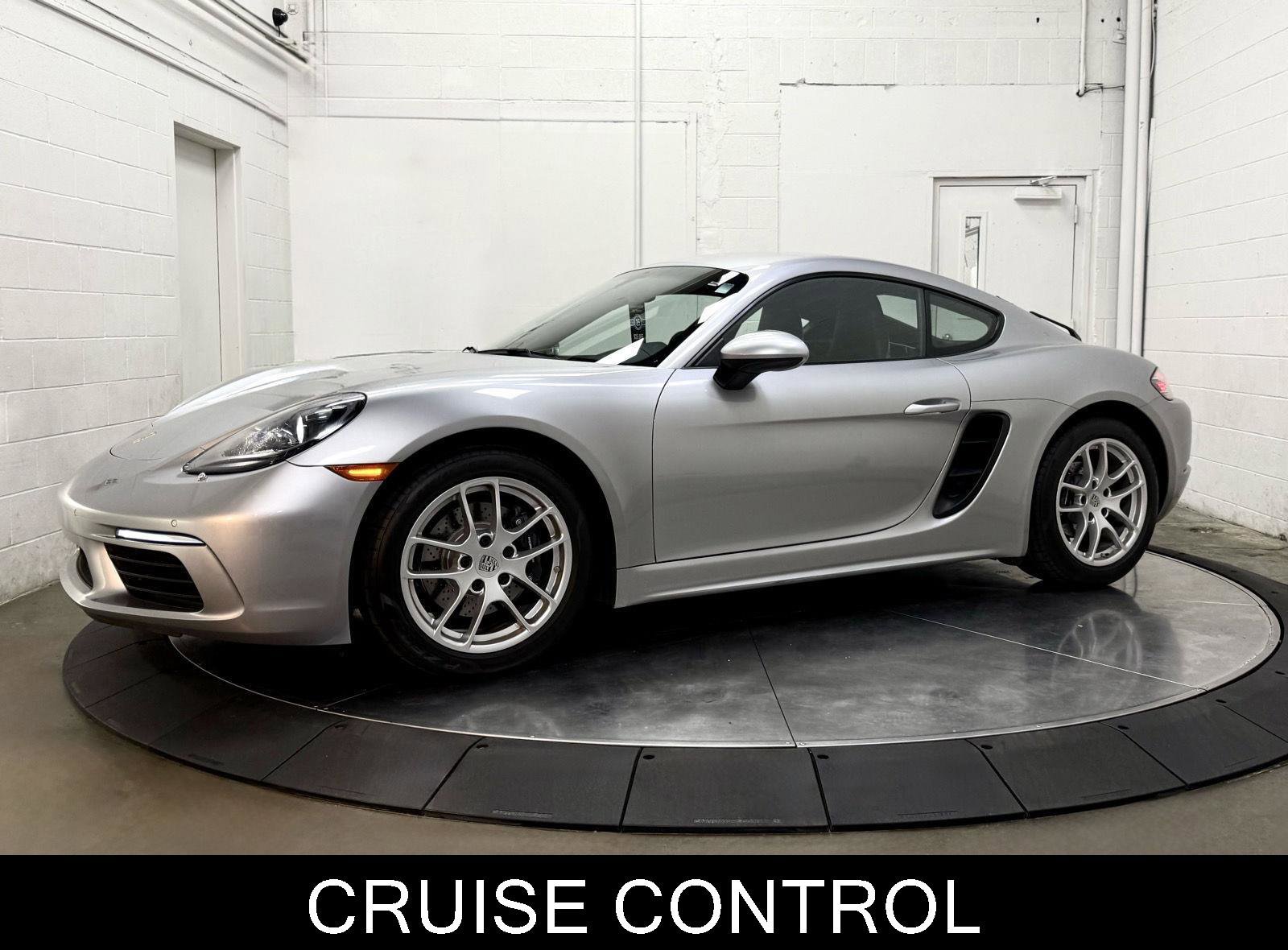 Used 2022 Porsche 718 Cayman RWD image 4