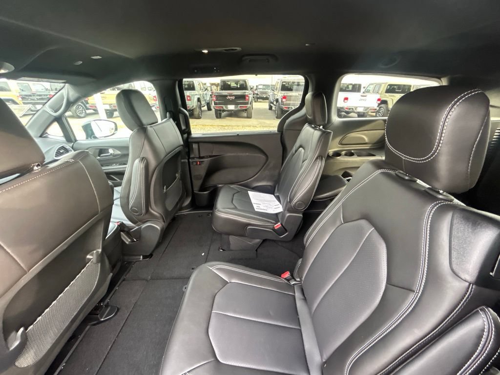 New 2026 Chrysler Voyager LX FWD image 6