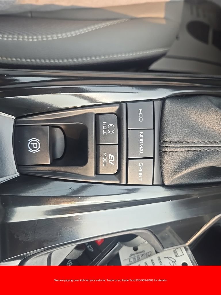 Used 2025 Toyota Camry SE AWD/4WD image 19