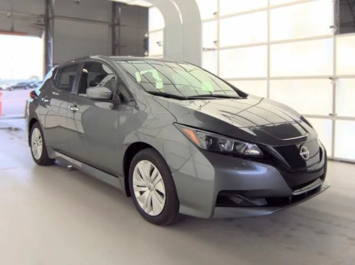 Used 2025 Nissan Leaf S FWD image 2