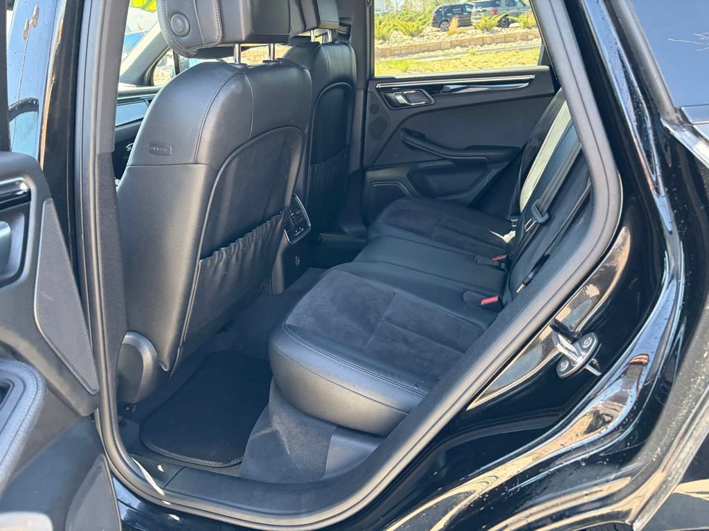 Used 2019 Porsche Macan AWD/4WD image 15