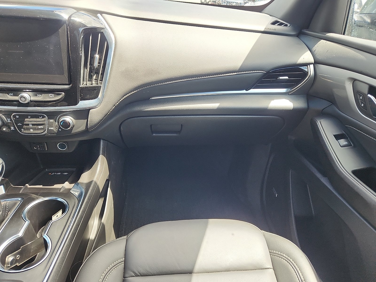 Used 2023 Chevrolet Traverse LT w/ LT Premium Package AWD/4WD image 11