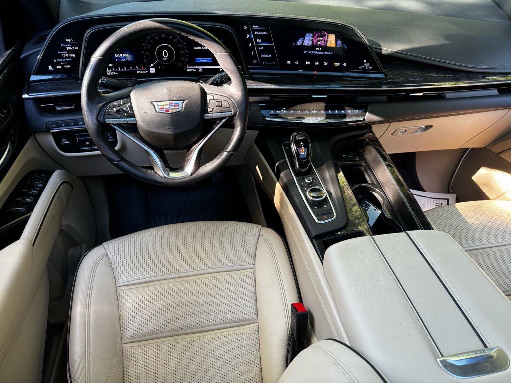 Used 2023 Cadillac Escalade Premium Luxury w/ Performance Package image 18