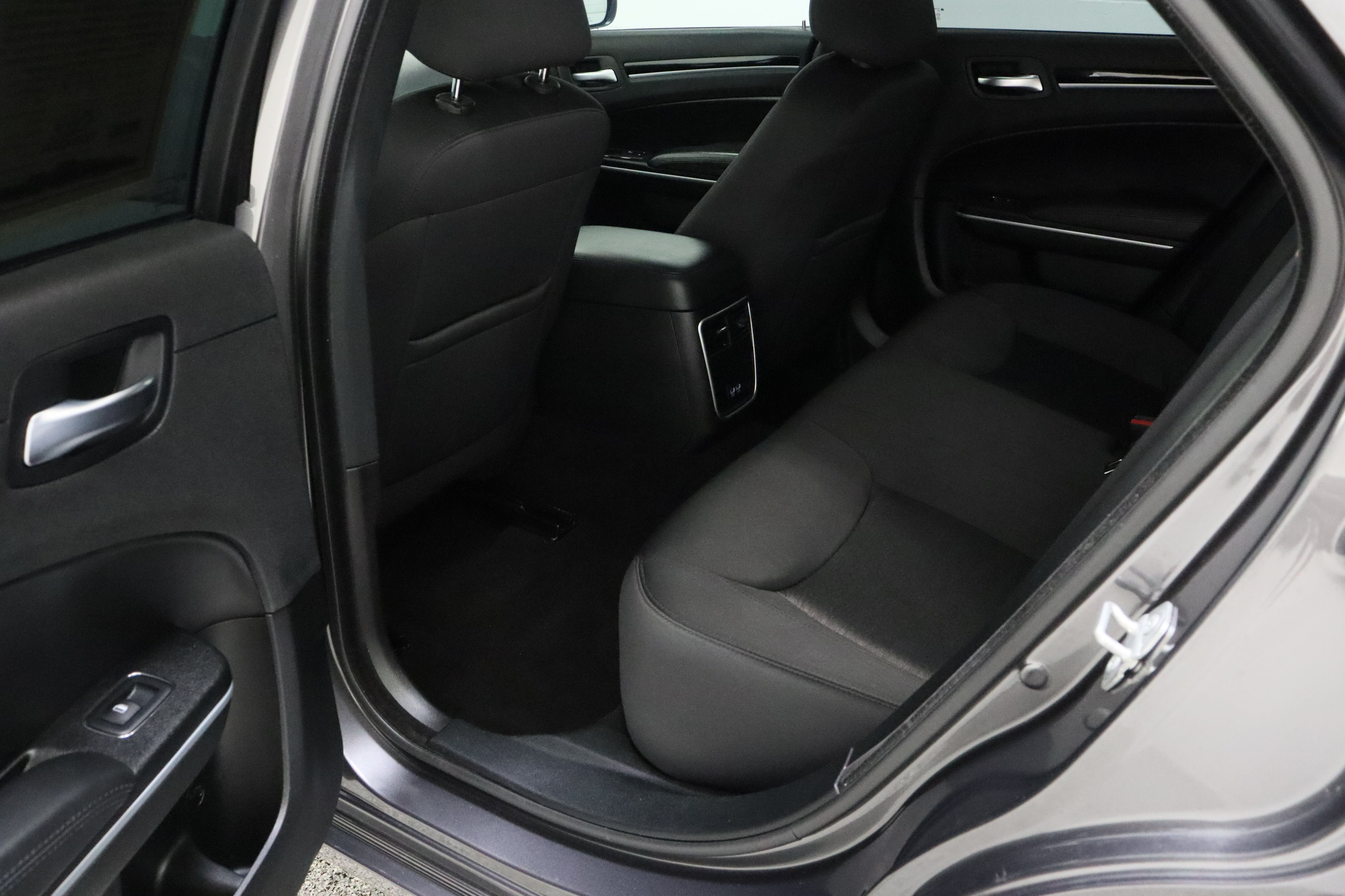 Used 2023 Chrysler 300 Touring w/ Sport Appearance Package RWD image 27