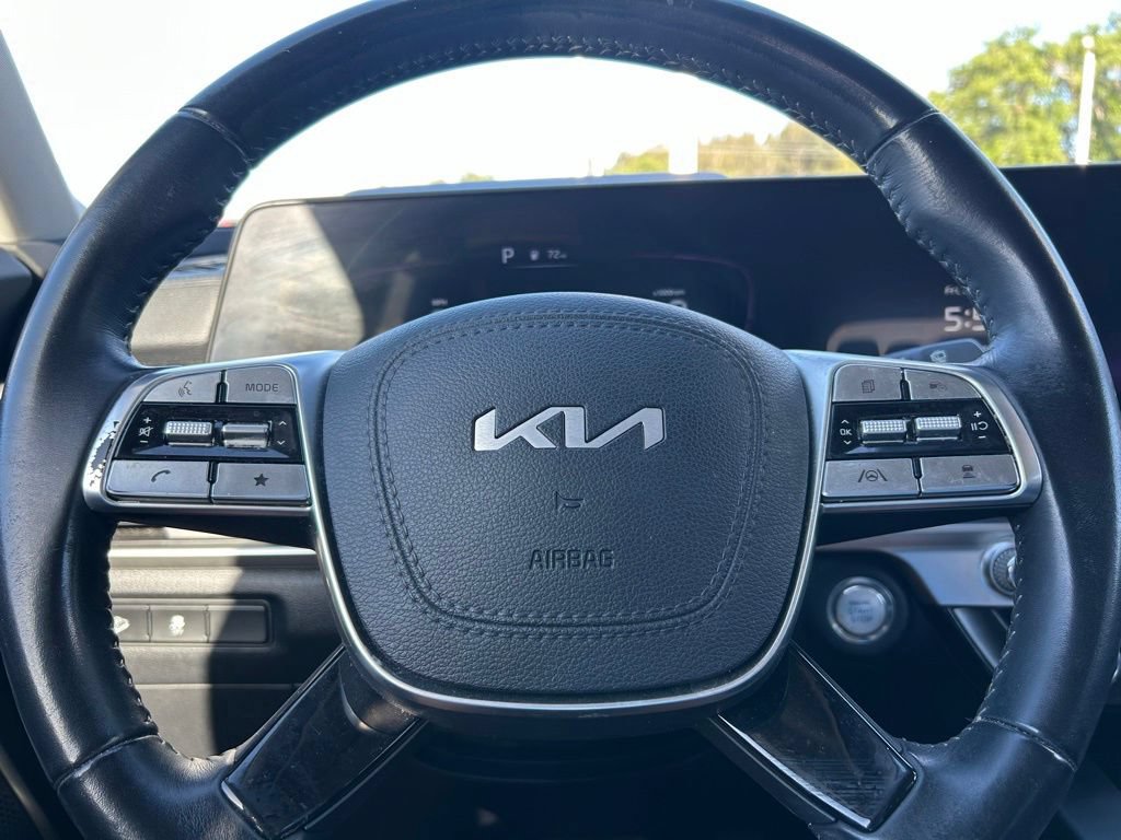Used 2023 Kia Telluride LX FWD image 23