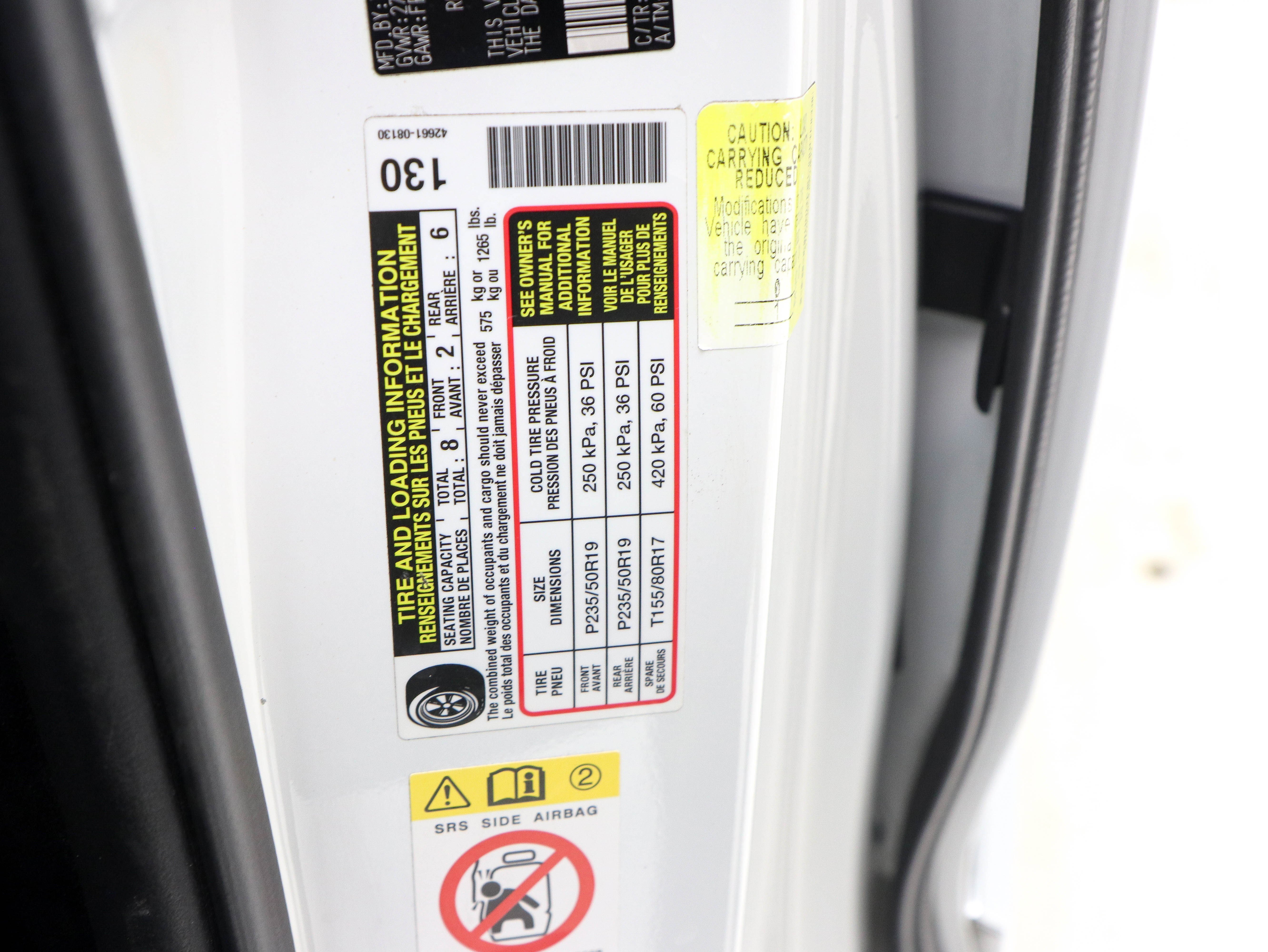 Used 2018 Toyota Sienna SE Premium w/ Carpet Mat Package image 42