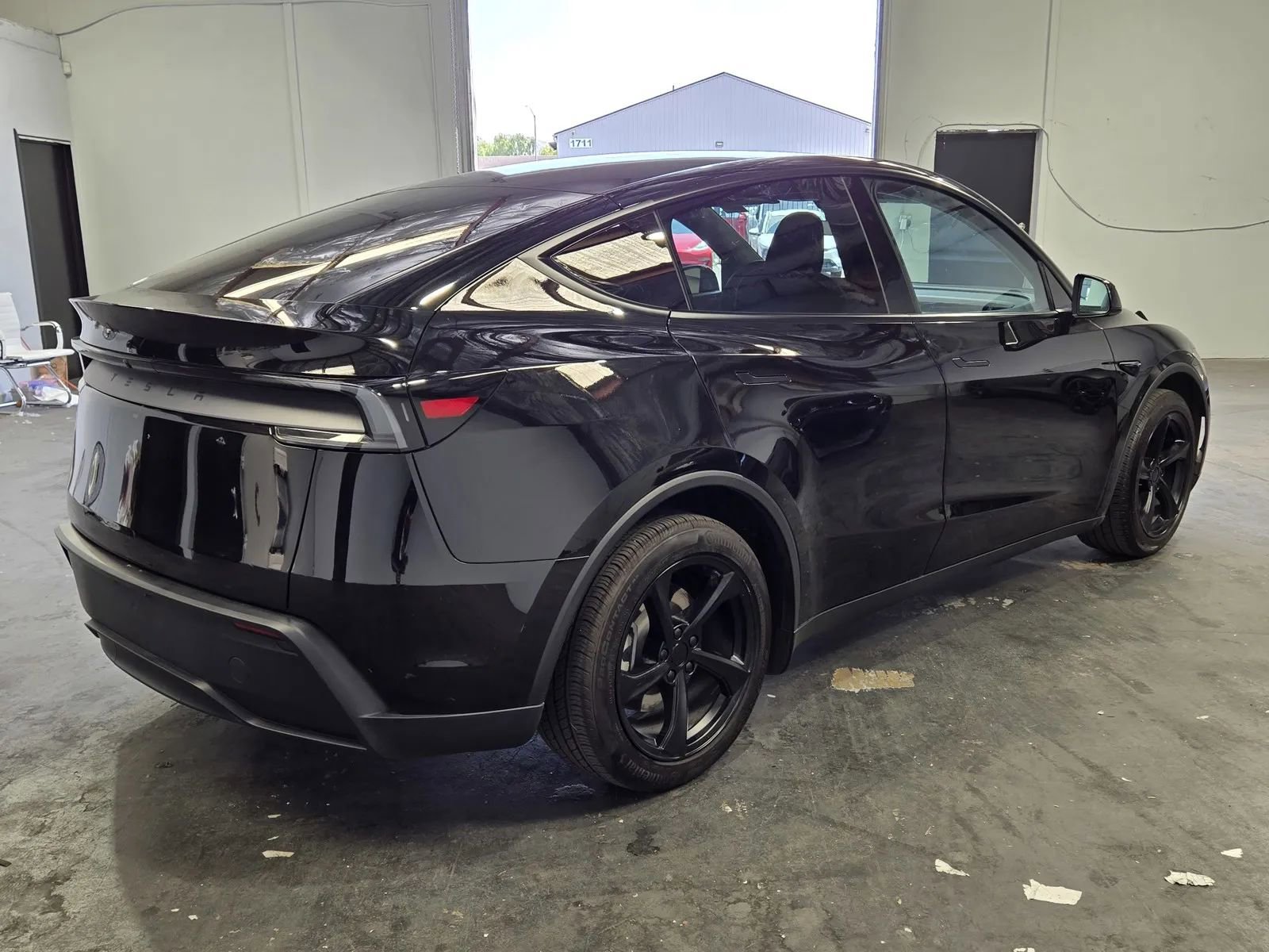 Used 2026 Tesla Model Y Long Range RWD image 4