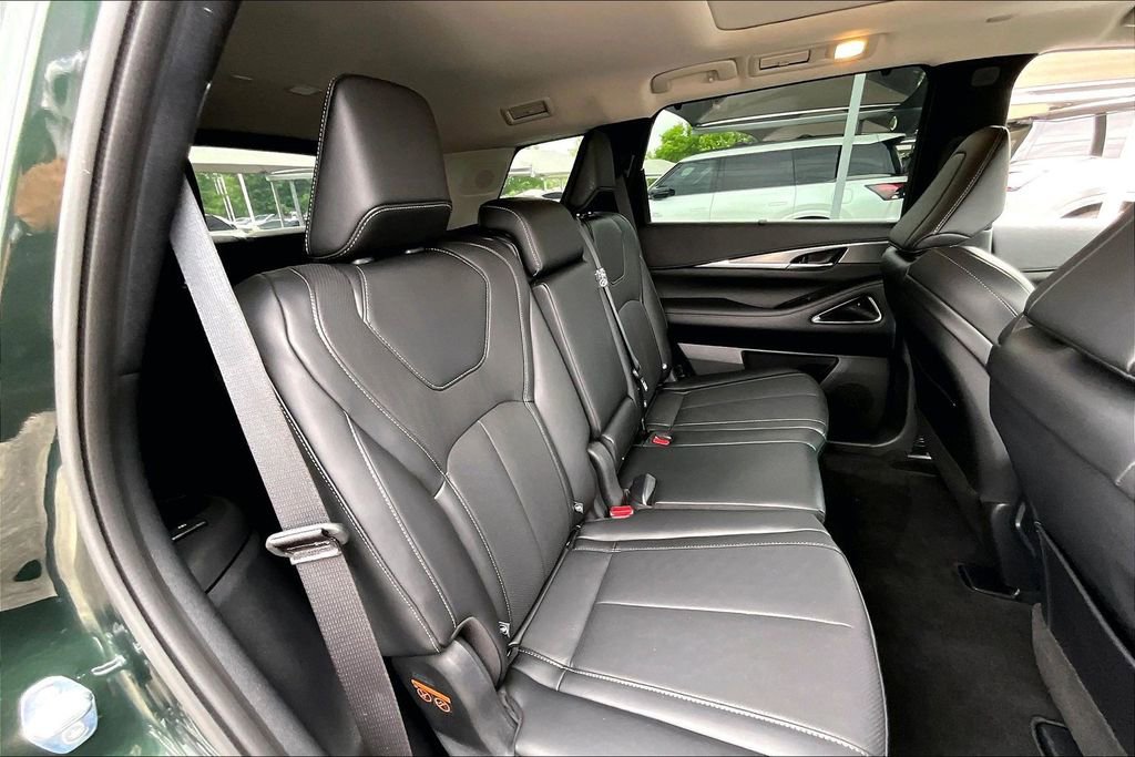 Certified 2026 INFINITI QX60 Luxe w/ Cargo Package FWD image 37