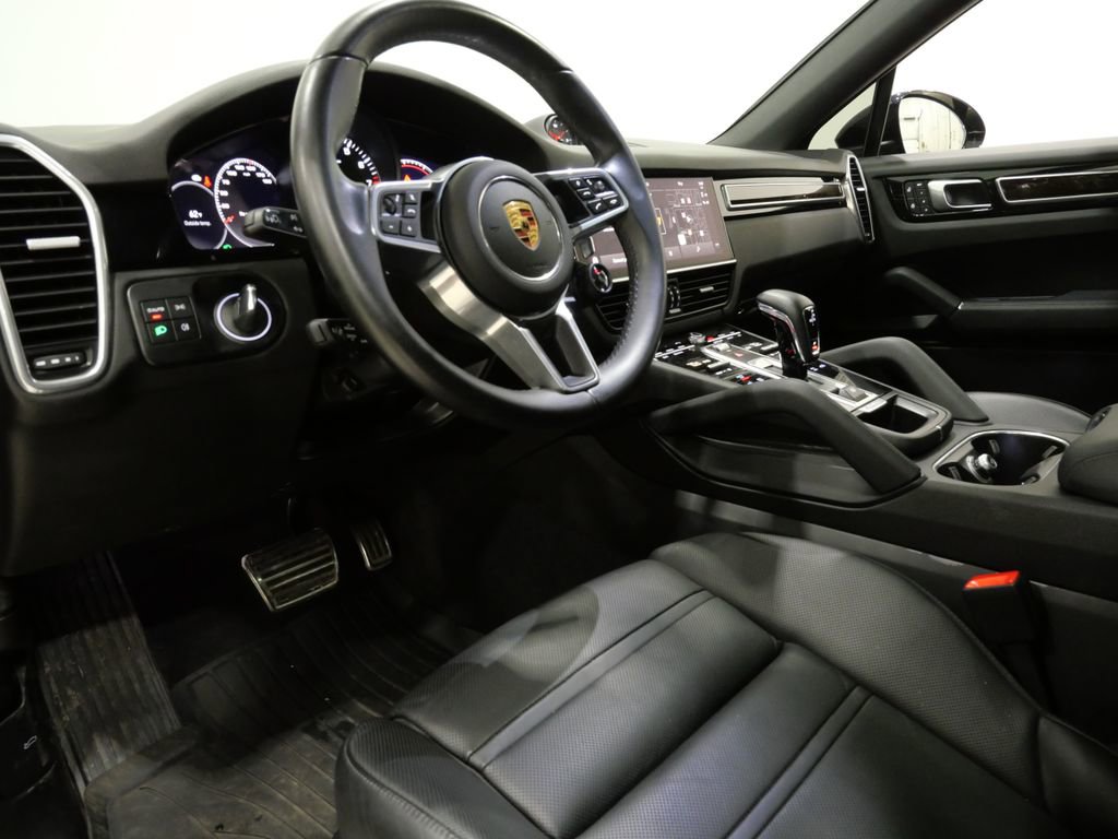 Used 2023 Porsche Cayenne S image 12