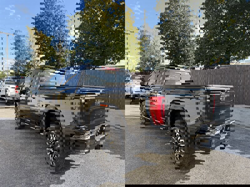 Used 2025 GMC Sierra 2500 Denali Ultimate w/ Max Trailering Package image 8