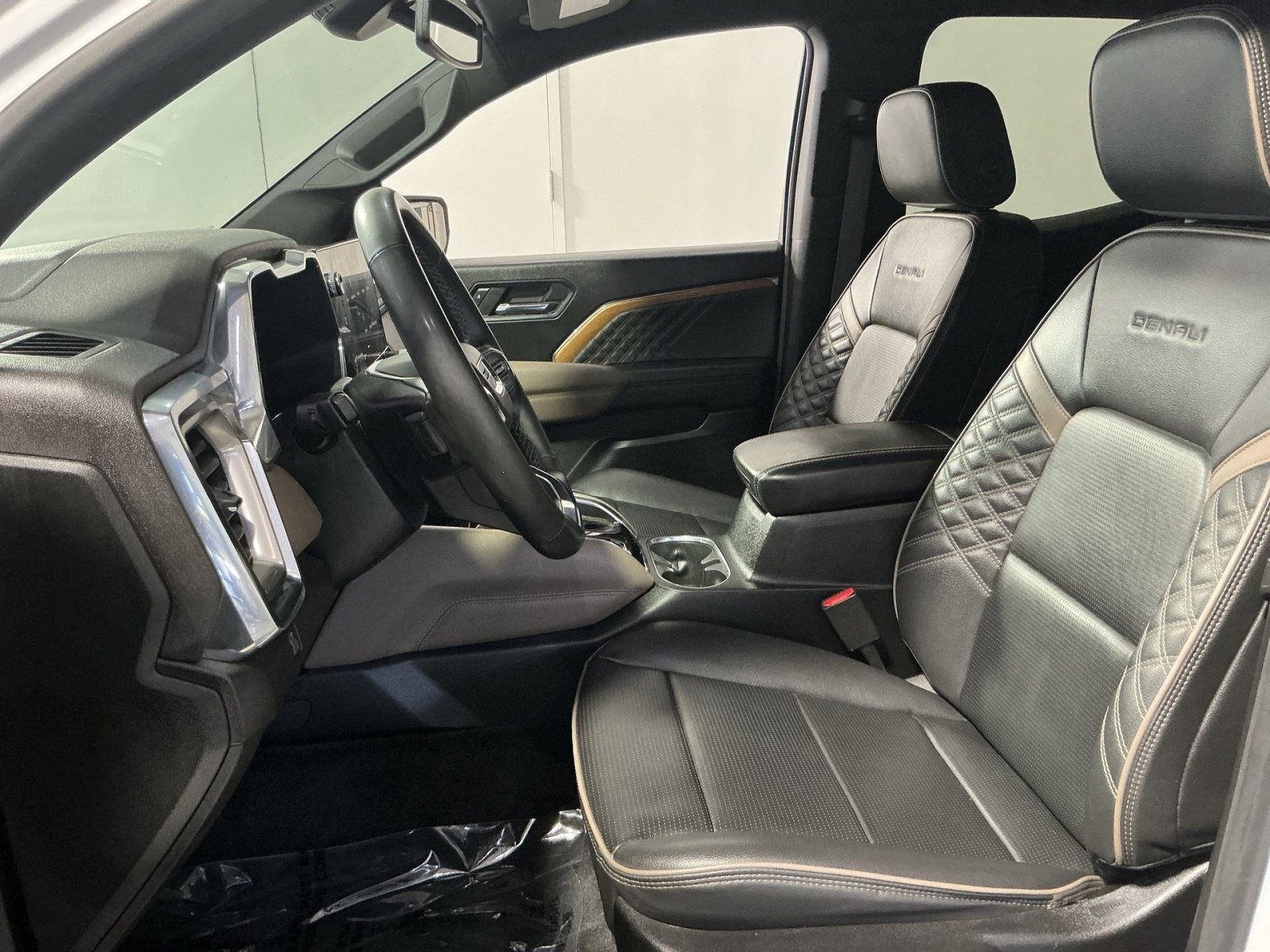 Used 2023 GMC Canyon Denali AWD/4WD image 14