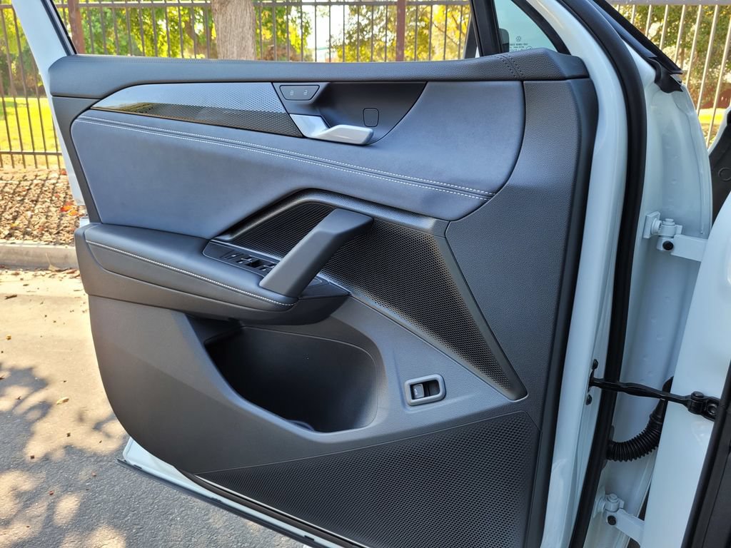 New 2026 Volkswagen Tiguan SE AWD/4WD image 25