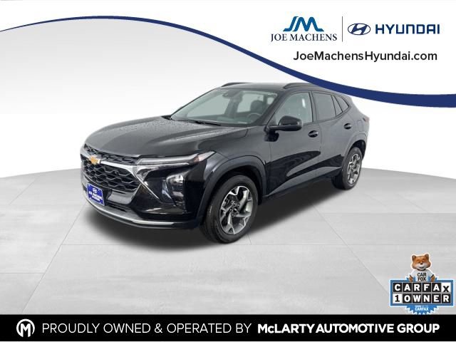 Used 2024 Chevrolet Trax LT w/ Driver Confidence Package image 3